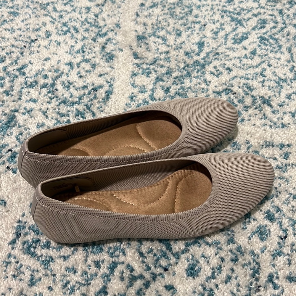 Old Navy Flats 🤍